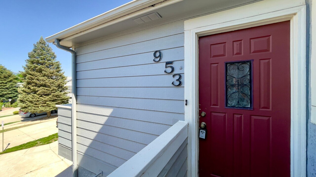 953 Tampico Ct in Colorado Springs, CO - Foto de edificio