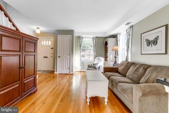 2741 S Buchanan St in Arlington, VA - Building Photo - Building Photo