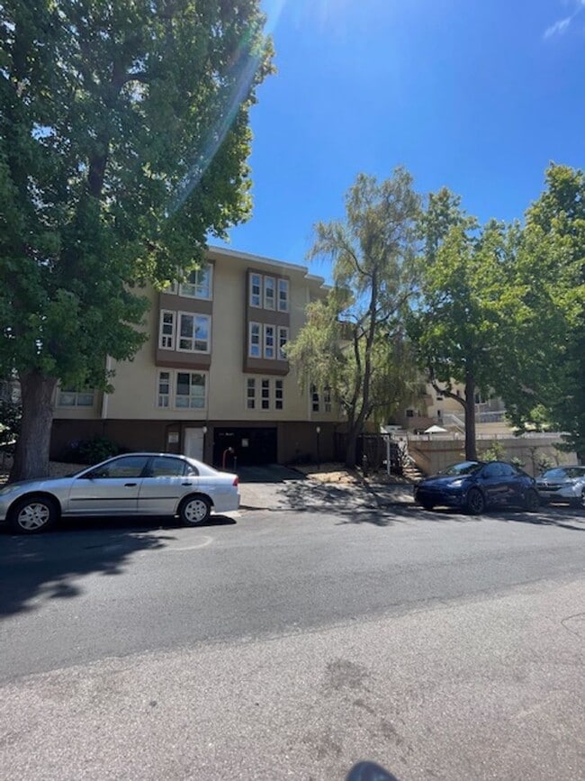 590 El Dorado Ave in Oakland, CA - Building Photo - Building Photo