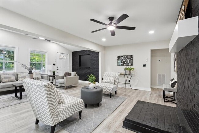 3885 Strawberry Plains Rd in Williamsburg, VA - Building Photo - Building Photo