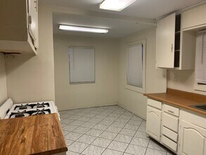 1815 Potomac Ave in Bakersfield, CA - Building Photo - Building Photo