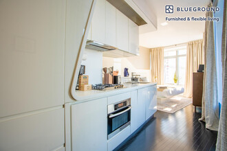 123 Washington St in New York, NY - Building Photo - Building Photo