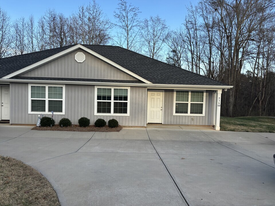 936 W Liberty St in York, SC - Building Photo