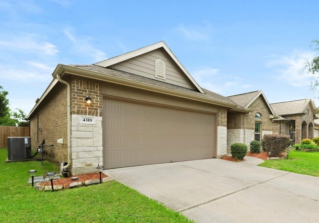 4318 Plumeria Ave in Baytown, TX - Building Photo - Building Photo