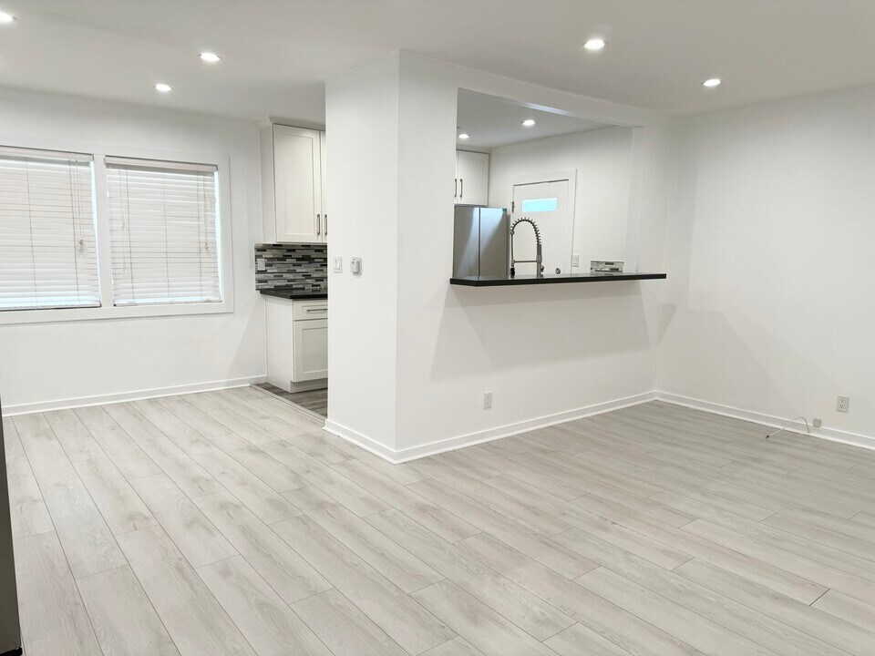 1147 S Corning St in Los Angeles, CA - Building Photo