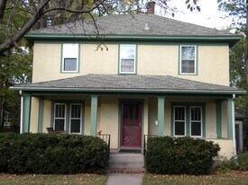 817 7th St SE in Minneapolis, MN - Building Photo