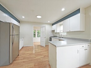 496 Tappan Rd in Norwood, NJ - Building Photo - Building Photo