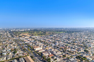 4162 Manhattan Beach Blvd in Lawndale, CA - Building Photo - Building Photo