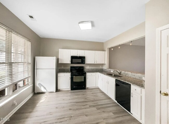 203 Canyon Lake Cir in Morrisville, NC - Building Photo - Building Photo