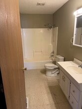 2207 Roma Ln in Country Club, MO - Foto de edificio - Building Photo