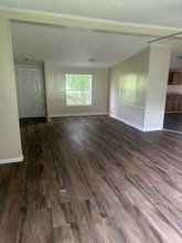 175 Crescent Creek Ln in Bruceville, TX - Building Photo - Building Photo
