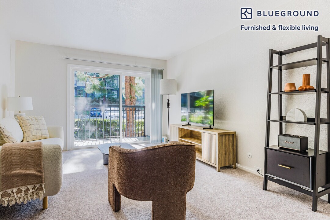 3612 Barham Blvd in Los Angeles, CA - Building Photo