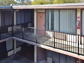 7900 S Orange Blossom Trail in Orlando, FL - Building Photo