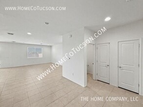 7108 S Via Gaucho Viejo in Tucson, AZ - Building Photo - Building Photo