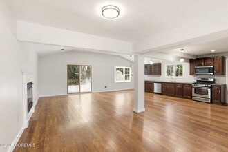 51 Sherrybrooke Dr in Howell, NJ - Building Photo - Building Photo