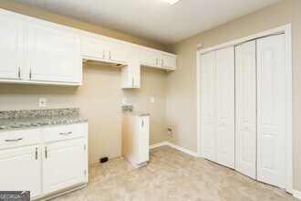 308 Barr Cir in Rex, GA - Building Photo - Building Photo