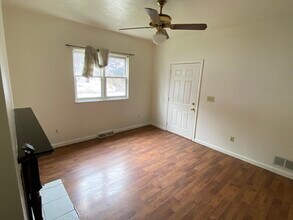 1501 Summit St, Unit 1 in White Oak, PA - Building Photo - Building Photo