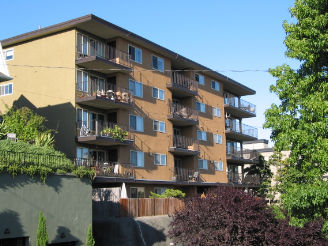 The Edge Apartments in Seattle, WA - Building Photo