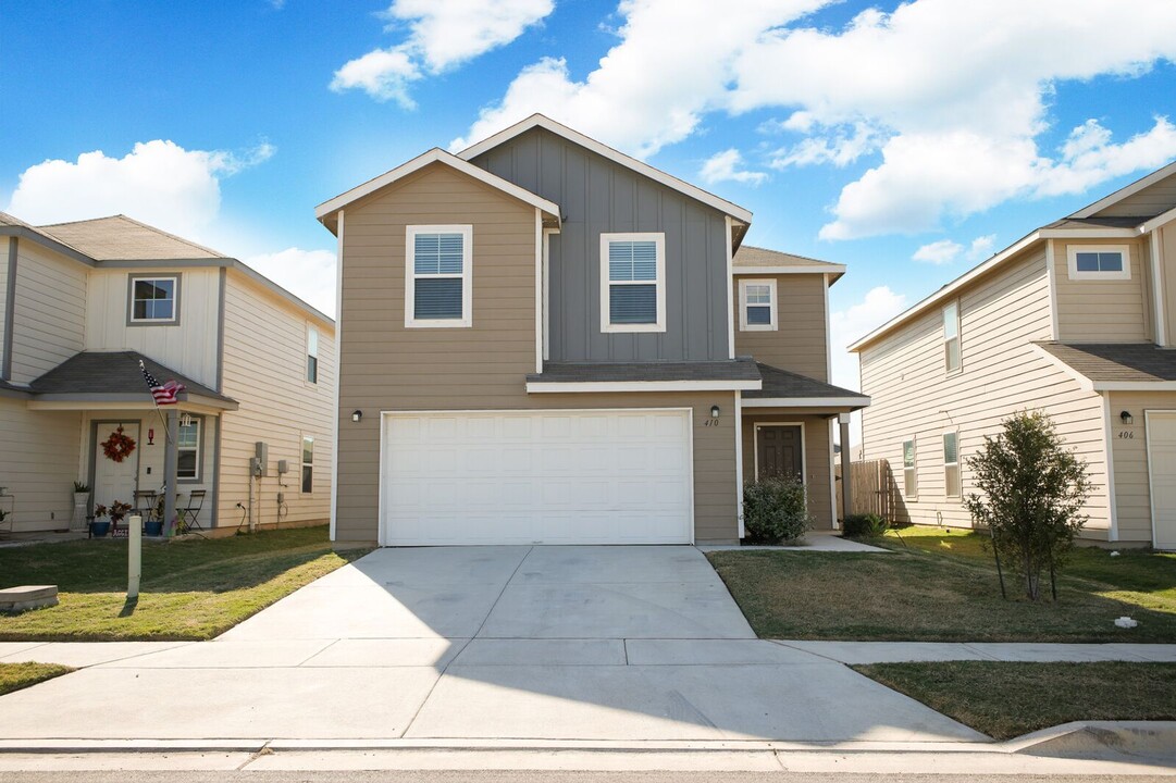 410 Russian Sage in Canyon Lake, TX - Building Photo