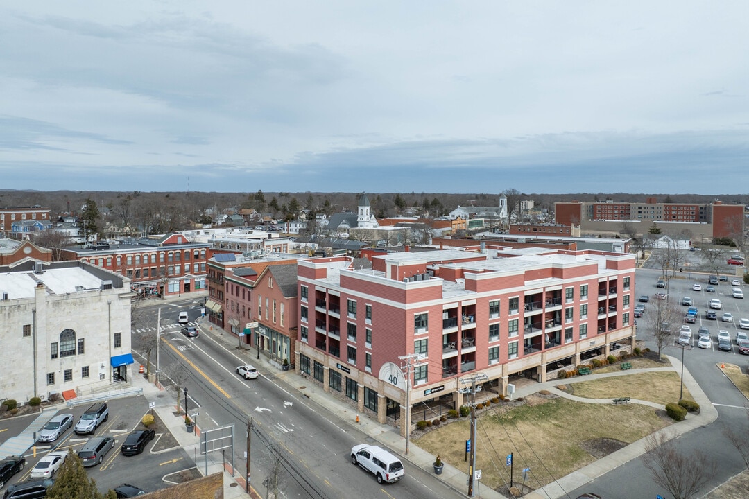 40 Peconic Ave in Riverhead, NY - Building Photo