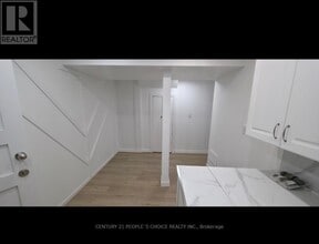 582 Strouds Ln in Pickering, ON - Building Photo - Building Photo