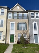 30 Scholarship Ln in Martinsburg, WV - Building Photo