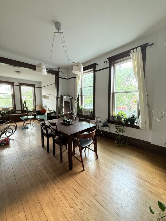 2104 S Washtenaw Ave. in Chicago, IL - Building Photo