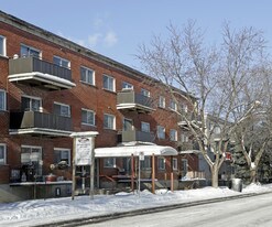 420-430 Bourke Av in Dorval, QC - Building Photo