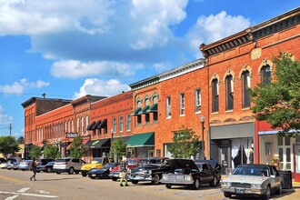 101 Washington St in Holly, MI - Building Photo - Building Photo