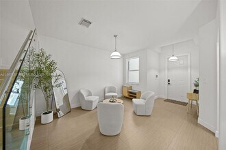 11613 NW 78th St in Medley, FL - Building Photo - Building Photo