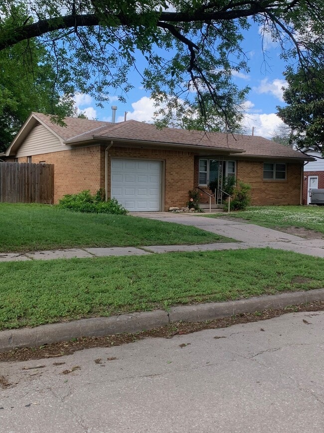 8020 E Indianapolis St in Wichita, KS - Building Photo - Building Photo