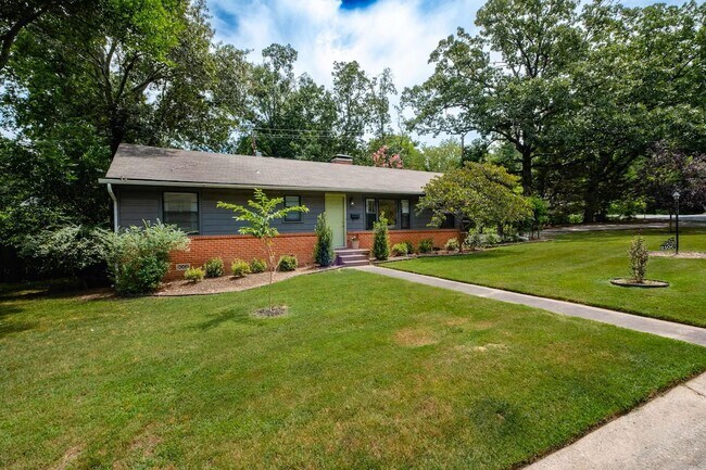 2100 Durwood Rd in Little Rock, AR - Foto de edificio - Building Photo