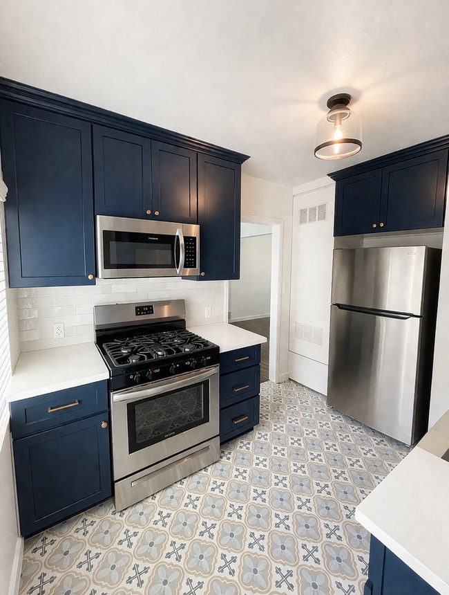 property at 11437 Oxnard St