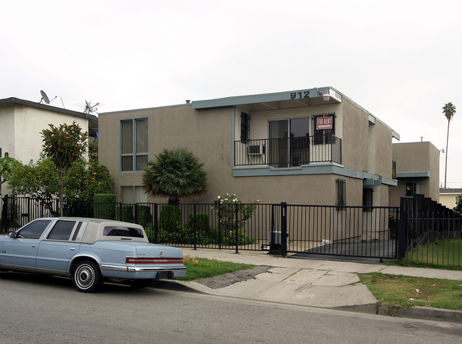 Chateau Catalina in Los Angeles, CA - Building Photo - Building Photo