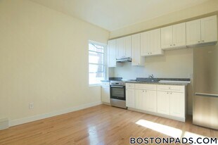 501 E Broadway in Boston, MA - Building Photo
