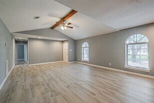 4319 Pine Meadow Dr in Richmond, TX - Building Photo