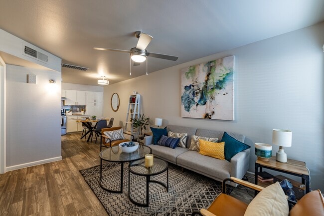 Arches Apartment Homes in Glendale, AZ - Foto de edificio - Building Photo