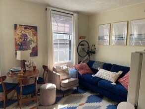 27 S Russell St, Unit 2 in Boston, MA - Building Photo - Building Photo
