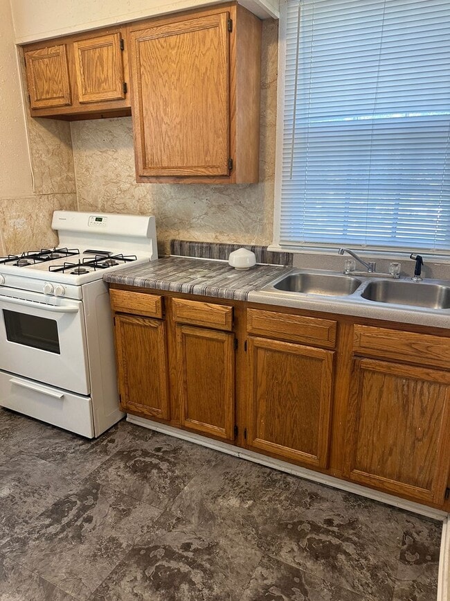 45 Riley Manor Cir in Junction City, KS - Building Photo - Building Photo