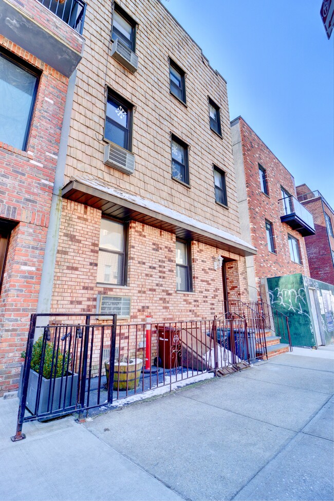 228 Withers St in Brooklyn, NY - Building Photo - Building Photo