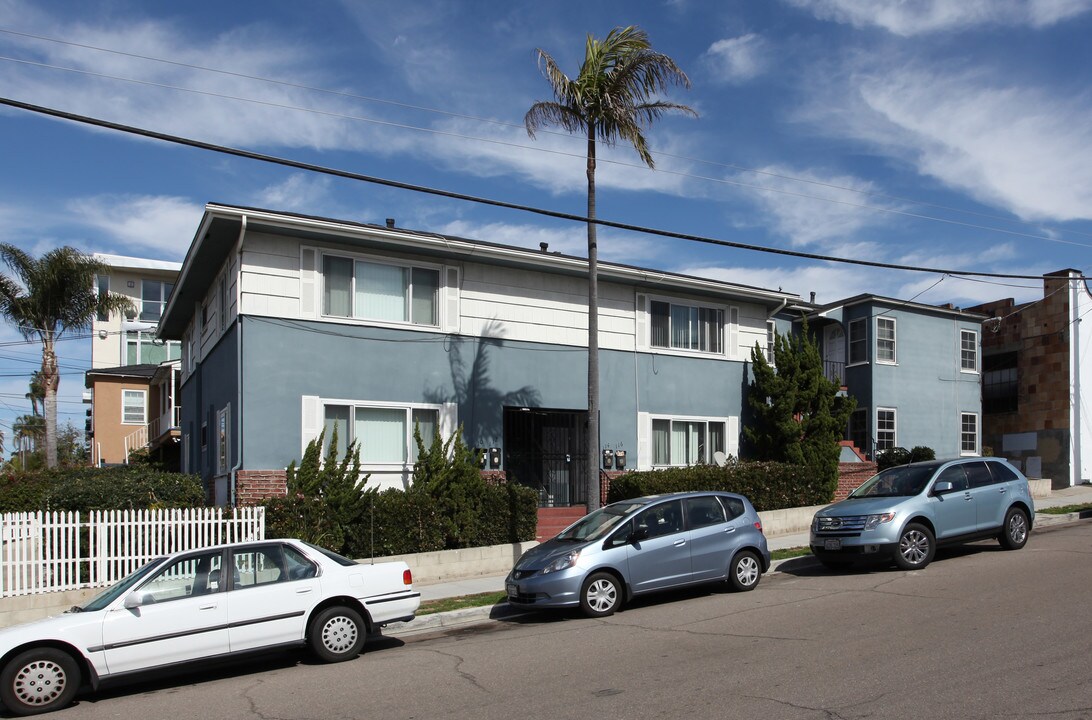 110-132 Ivy St in San Diego, CA - Building Photo