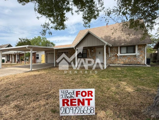 4351 Sun Vista Ln in San Antonio, TX - Building Photo - Building Photo