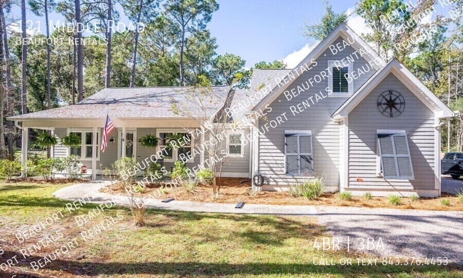 121 Middle Rd in Beaufort, SC - Building Photo
