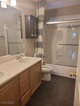 11078 Village Crest Ln in Las Vegas, NV - Building Photo - Building Photo