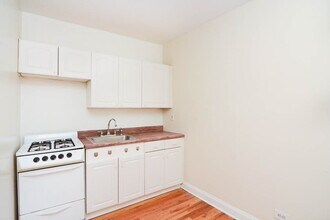 545 W Wellington Ave in Chicago, IL - Building Photo - Building Photo