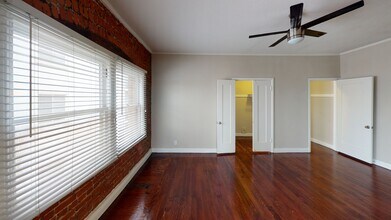 Arwyn Manor Apartments...New York Style..Newly Remodeled Apartments...Hardwood Floors! CALL NOW! in Los Angeles, CA - Building Photo - Floor Plan