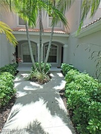 1985 Crestview Way in Naples, FL - Foto de edificio - Building Photo