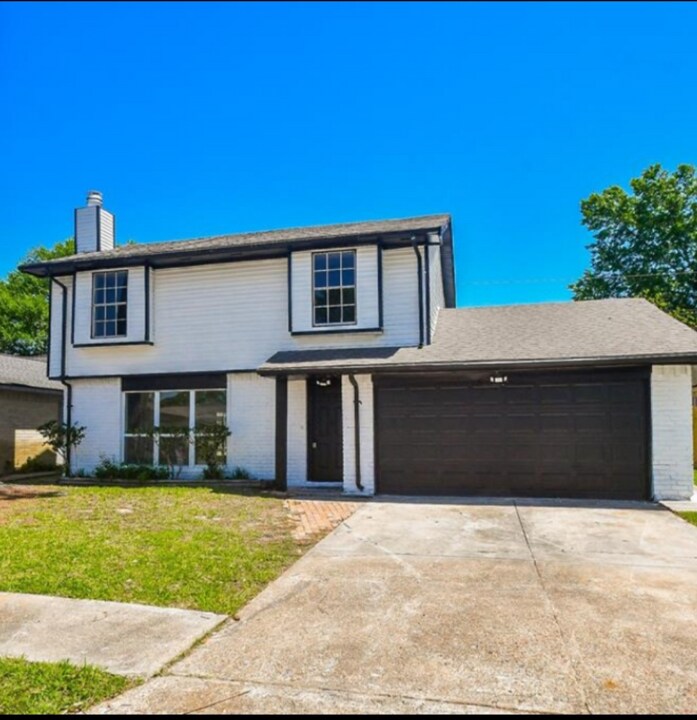 19918 Burle Oak Dr in Humble, TX - Building Photo