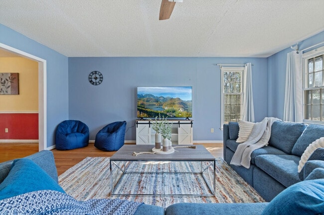 710 SE Maynard Rd in Cary, NC - Building Photo - Building Photo