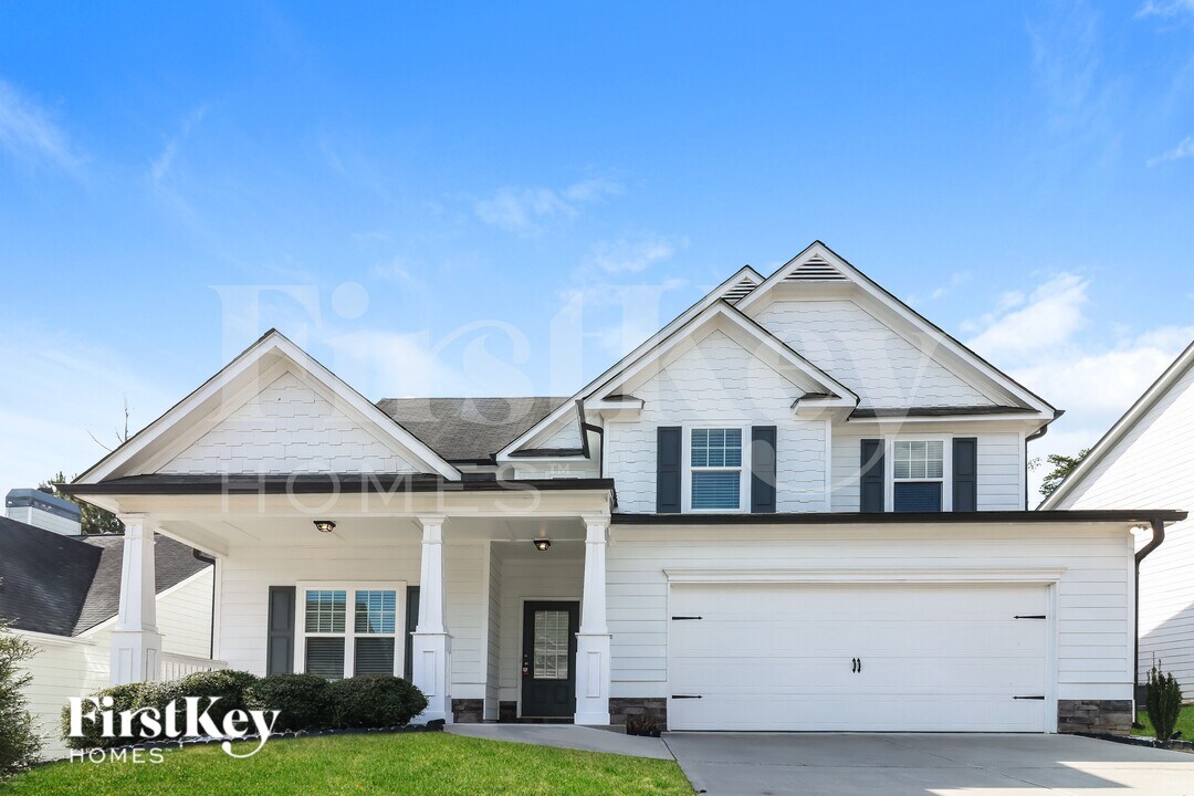 529 S Fortune Way in Dallas, GA - Foto de edificio